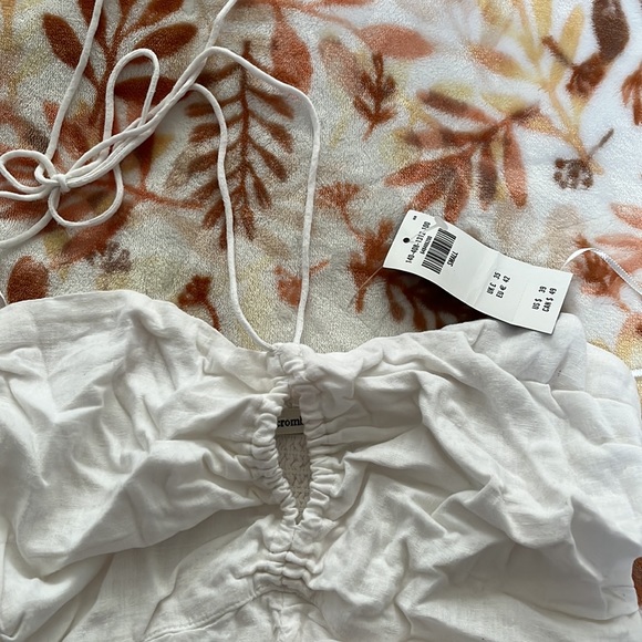 A&F white halter crop top - Picture 2 of 4